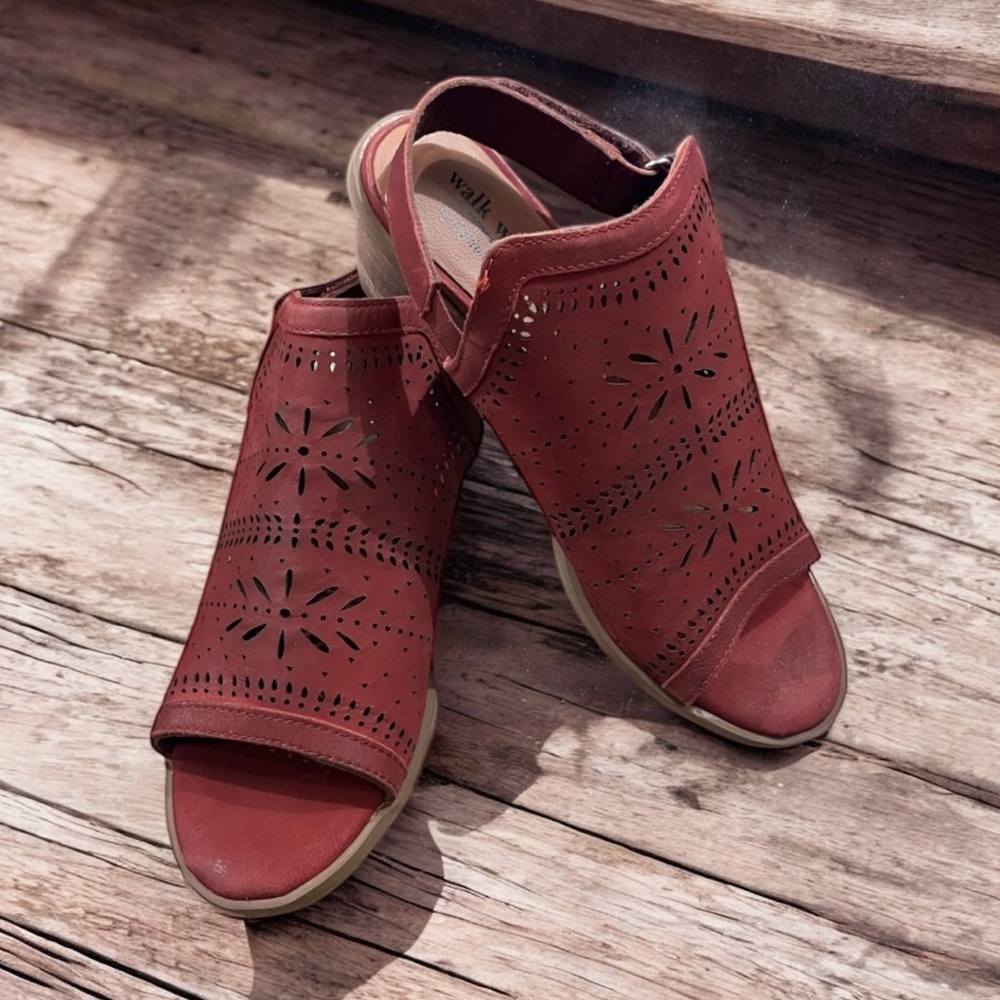 Coldwater Creek Alero Leather Sandals